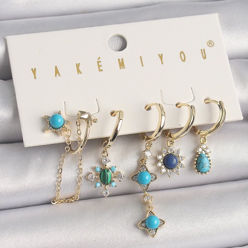 Pirinç Gold Renk Zirkon Taşlı Mavi Boncuklu Çiçek Model VIP Seri Kadın Küpe Kombini