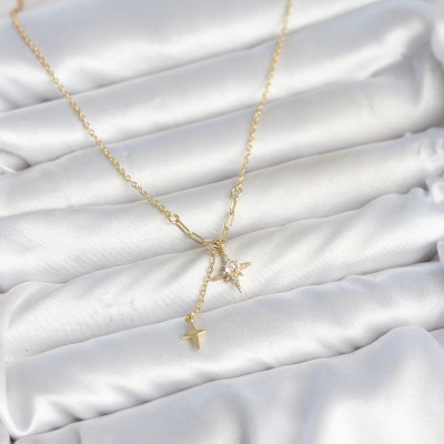 Pirinç Gold Renk Zirkon Taşlı Minimal Sallantılı Kutup Yıldızı Model Kadın Kolye