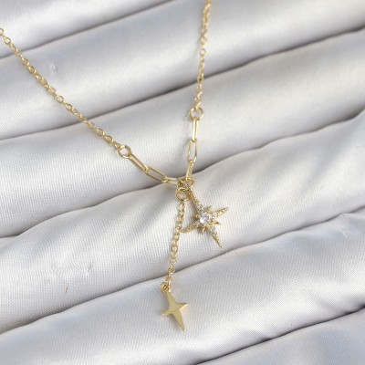 Pirinç Gold Renk Zirkon Taşlı Minimal Sallantılı Kutup Yıldızı Model Kadın Kolye