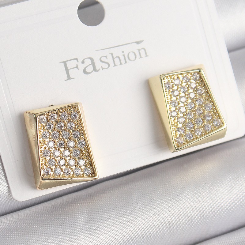 Pirinç Gold Renk Zirkon Taşlı Plaka Model Kadın Küpe