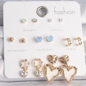 Pirinç Gold Renk Zirkon Taşlı Sallantı Beyaz Sedefli Kalp Model 7 Çift Kadın Küpe Seti