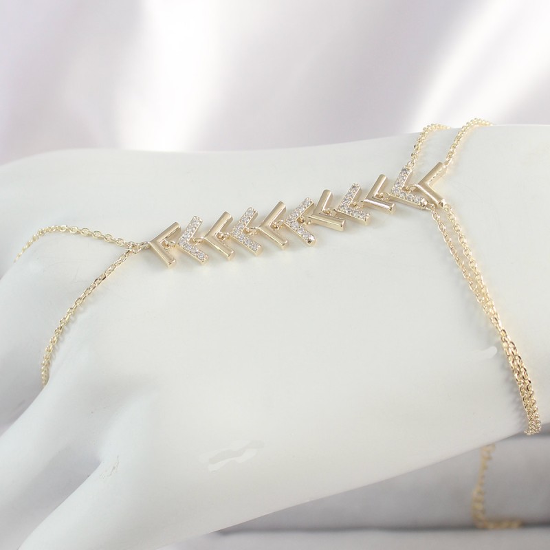 Pirinç Gold Renk Zirkon Taşlı V Model Kadın Şahmeran