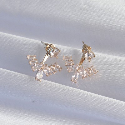 Pirinç Gold Renk Zirkon Taşlı V Model Küpe