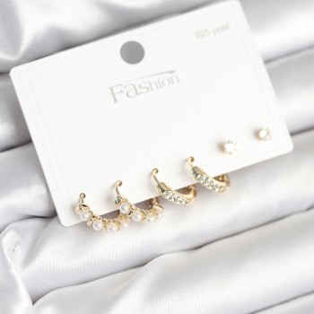 Pirinç Gold Renk Zirkon Taşlı ve İncili Model 925 Ayar Gümüş Çivi Kadın Küpe Seti