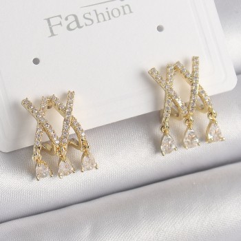 Pirinç Gold Renk Zirkon Taşlı X Model Sallantı Detay Kadın Küpe