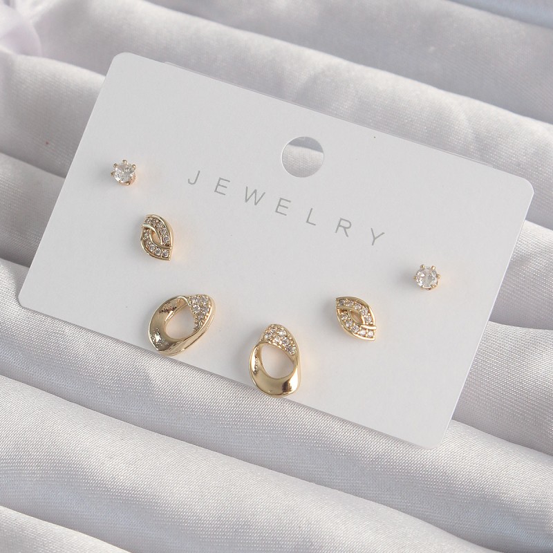 Pirinç Gold Renk Zirkon Taşlı Yaprak Model Küpe Seti