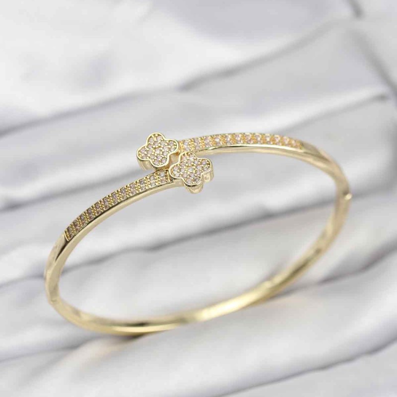 Pirinç Gold Renk Zirkon Taşlı Yonca Model Kadın Kelepçe Bileklik