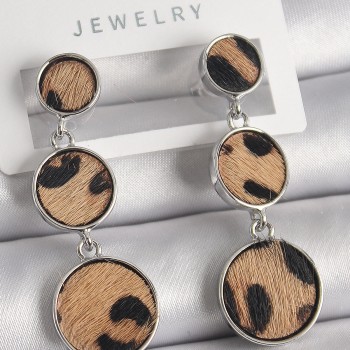 Pirinç Gümüş Renk 3'Lü Daire Plaka Leopar Desenli Kadın Küpe