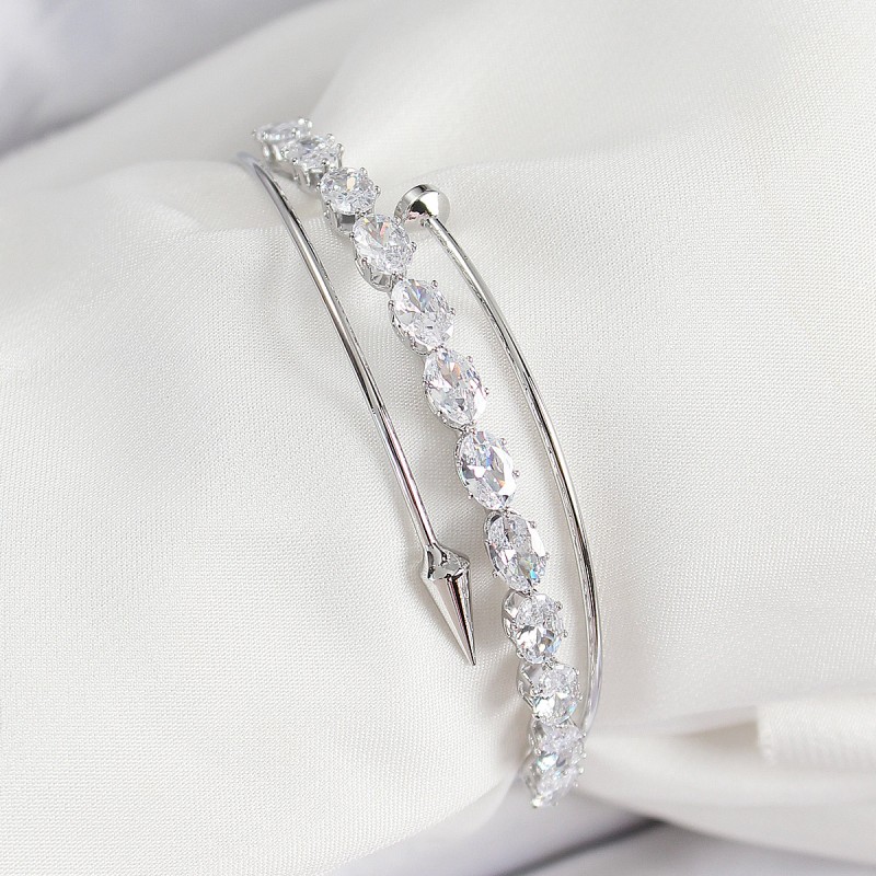 Pirinç Gümüş Renk Arpa Zirkon Taşlı Kadın Bileklik