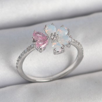 Pirinç Gümüş Renk Beyaz Mineli Pembe Zirkon Taşlı Çiçek Model Kadın Yüzük