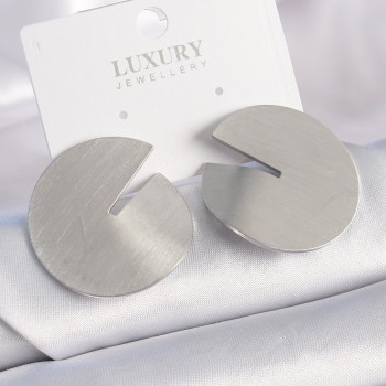 Pirinç Gümüş Renk Daire Plaka Model Kadın Küpe