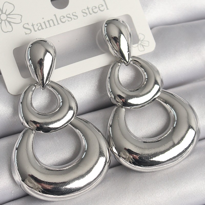 Pirinç Gümüş Renk Damla Detay Sallantı Halka Model Kadın Küpe