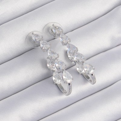 Pirinç Gümüş Renk Damla Zirkon Taş Tasarımlı Küpe