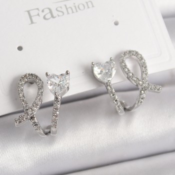 Pirinç Gümüş Renk Düğüm Model Zirkon Taşlı Kalp Detay Kadın Küpe