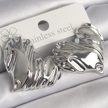 Pirinç Gümüş Renk İşlemeli Kalp Model Kadın Küpe