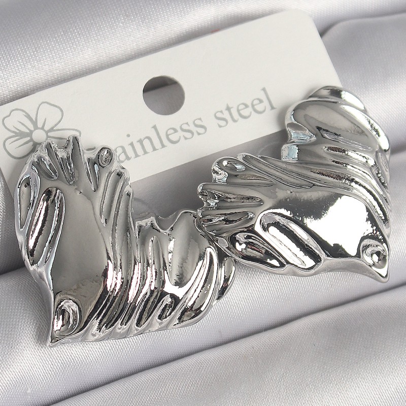 Pirinç Gümüş Renk İşlemeli Kalp Model Kadın Küpe