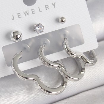 Pirinç Gümüş Renk Kalp Model Zirkon Taş Topçuk Detay Kadın Küpe Seti