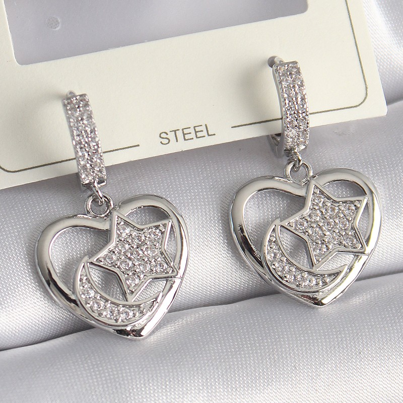 Pirinç Gümüş Renk Kalp Model Zirkon Taşlı Ay Yıldız İşlemeli Kadın Küpe