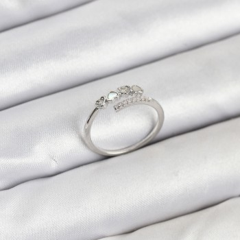 Pirinç Gümüş Renk Kalpli Detaylı Zirkon Taşlı Kadın Yüzük