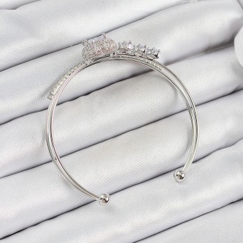 Pirinç Gümüş Renk Kalpli Zirkon Taşlı Kadın Bileklik