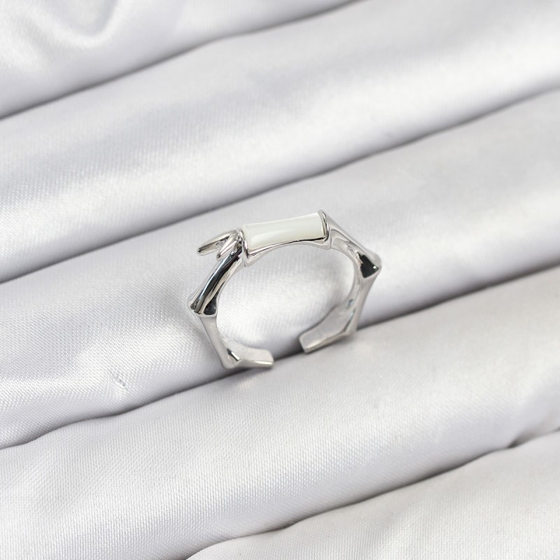 Pirinç Gümüş Renk Kemik Model Kadın Yüzük