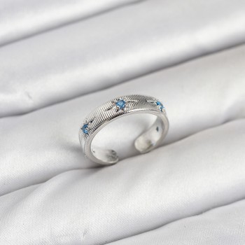 Pirinç Gümüş Renk Mavi Zirkon Taşlı Kutup Yıldızı Model Kadın Yüzük