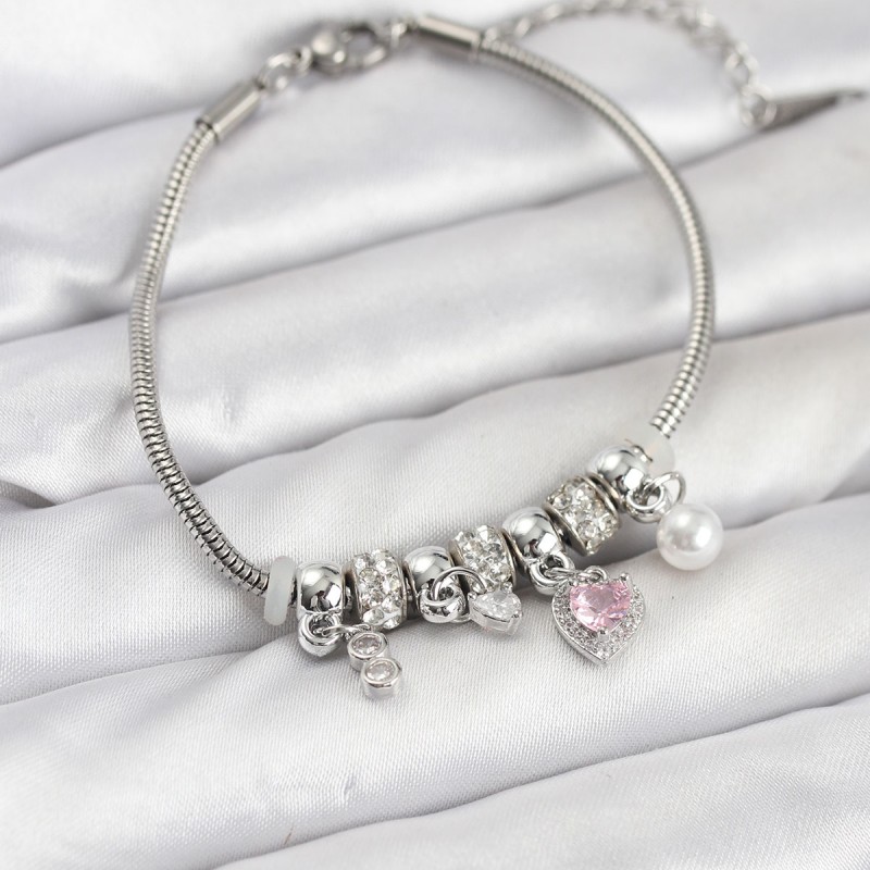 Pirinç Gümüş Renk Pembe Kalp Charmlı Kadın Bileklik