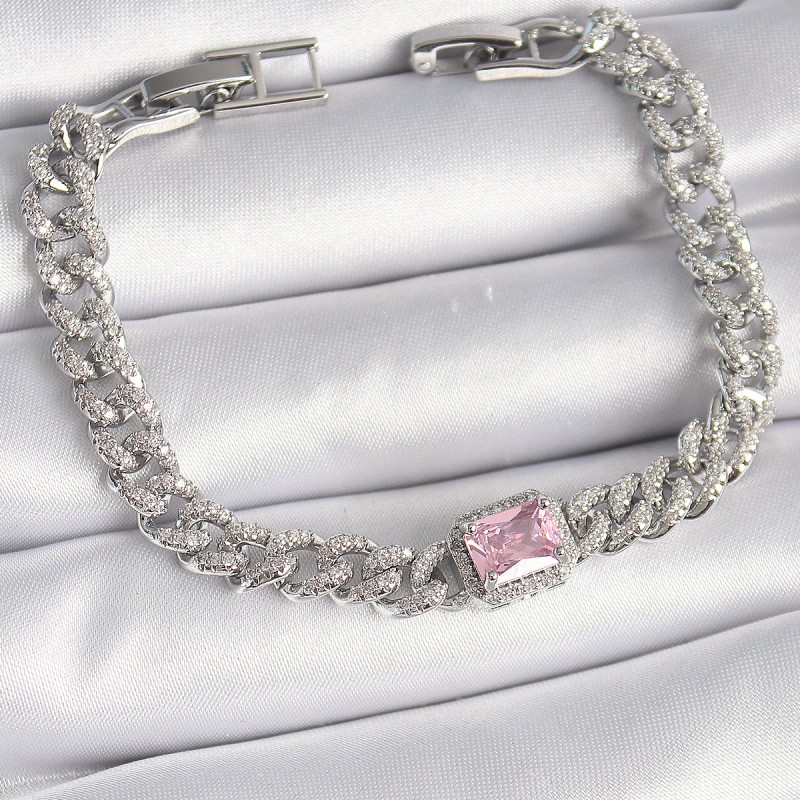 Pirinç Gümüş Renk Pembe Kare Zirkon Taşlı VIP Seri Kadın Bileklik