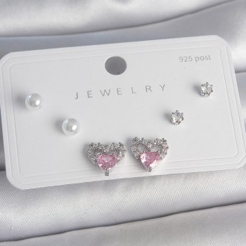 Pirinç Gümüş Renk Pembe Zirkon Taşlı Kalp Model İnci Detay 925 Ayar Çivi Kadın Küpe Seti