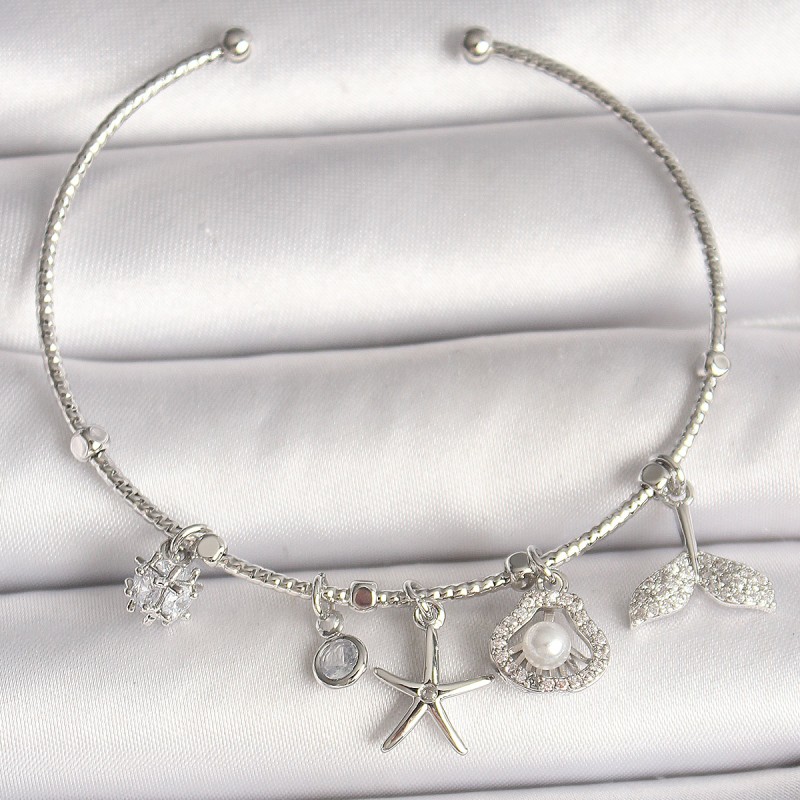Pirinç Gümüş Renk Sallantı Zirkon Taşlı Deniz Yıldız Figür Balık Kuyruğu Detay Charm Kadın Bileklik