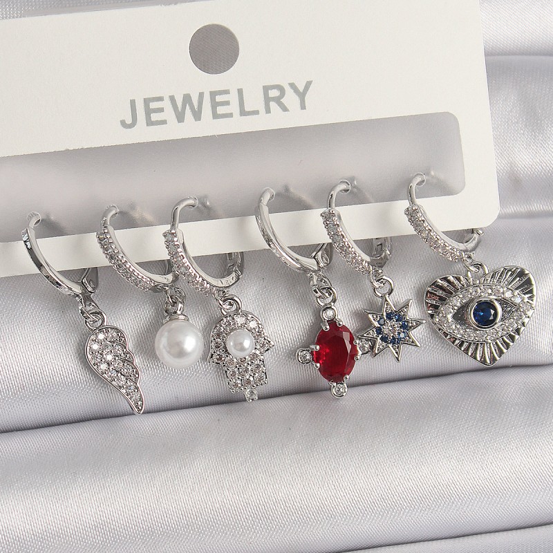 Pirinç Gümüş Renk Sallantı Zirkon Taşlı Fatma Ana El Figür Kadın Küpe Seti