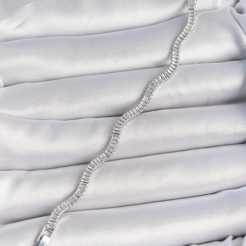 Pirinç Gümüş Renk Su Yolu Zirkon Taşlı Model Kadın Bileklik