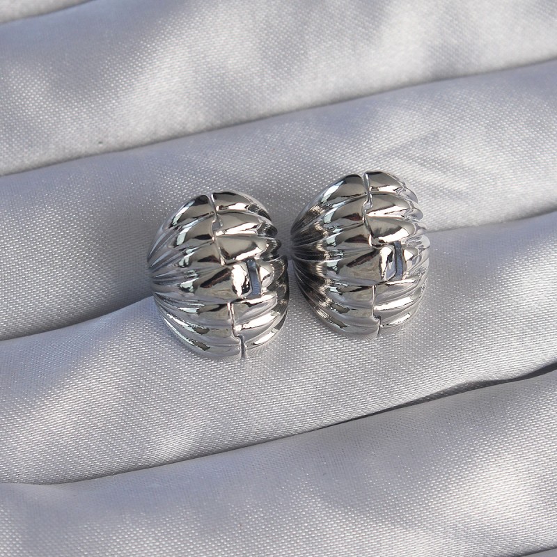 Pirinç Gümüş Renk Tırtıklı Minimal Bombeli Tasarım Küpe