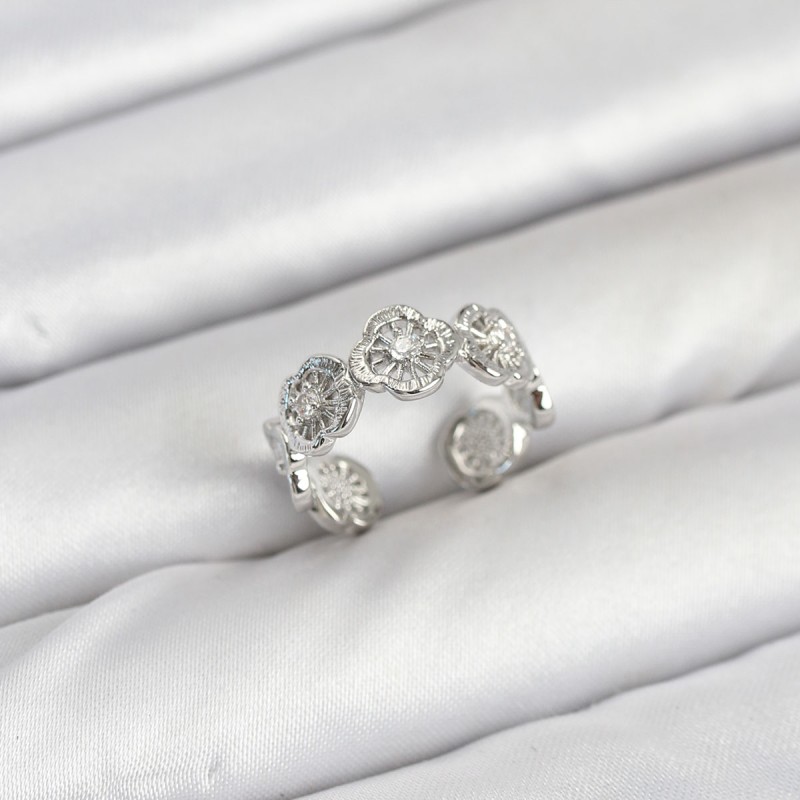 Pirinç Gümüş Renk Yonca Model Kadın Yüzük