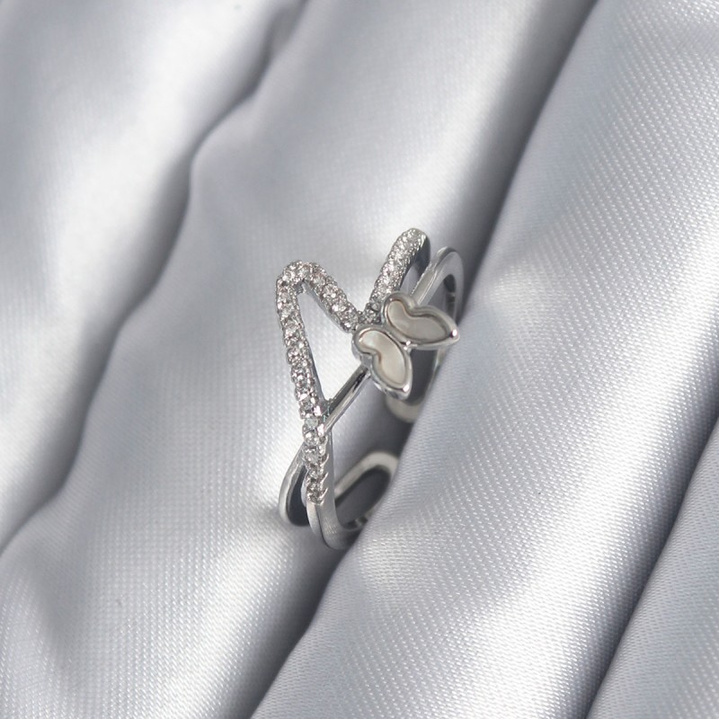 Pirinç Gümüş Renk Zirkon Taş Detay Kelebek Model Kadın Yüzük