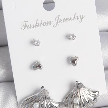 Pirinç Gümüş Renk Zirkon Taş Detaylı İnci Deniz Kabuğu Model 3 Çift Kadın Küpe