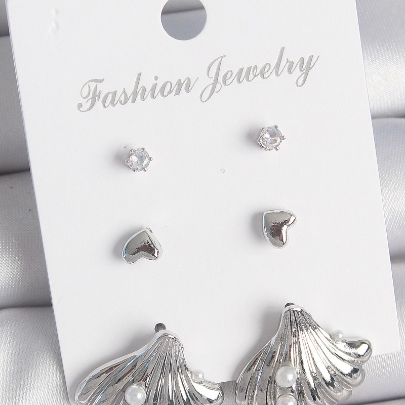 Pirinç Gümüş Renk Zirkon Taş Detaylı İnci Deniz Kabuğu Model 3 Çift Kadın Küpe