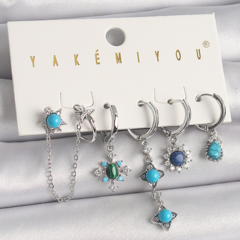 Pirinç Gümüş Renk Zirkon Taş Detaylı Mavi Boncuklu Çiçek Model VIP Seri Kadın Küpe Kombini