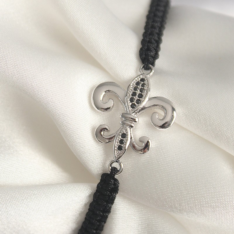 Pirinç Gümüş Renk Zirkon Taş İşlemeli Zambak Model Asansörlü Makrome Kadın Bileklik