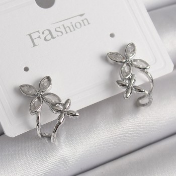 Pirinç Gümüş Renk Zirkon Taşlı 2'Li Çiçek Model Kadın Küpe