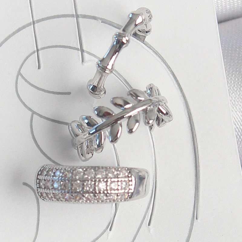 Pirinç Gümüş Renk Zirkon Taşlı 3'Lü Model Yaprak Figür Kadın Kıkırdak Küpe