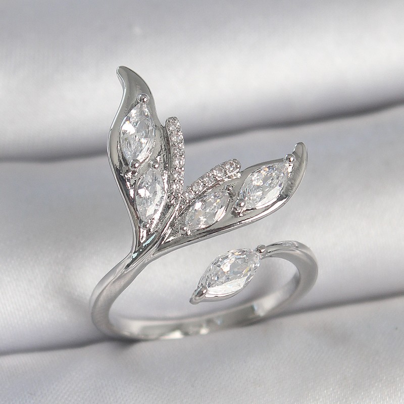 Pirinç Gümüş Renk Zirkon Taşlı Balık Kuyruğu Model Ayarlanabilir Kadın Yüzük