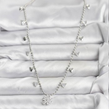 Pirinç Gümüş Renk Zirkon Taşlı Çiçek Model Kadın Kolye