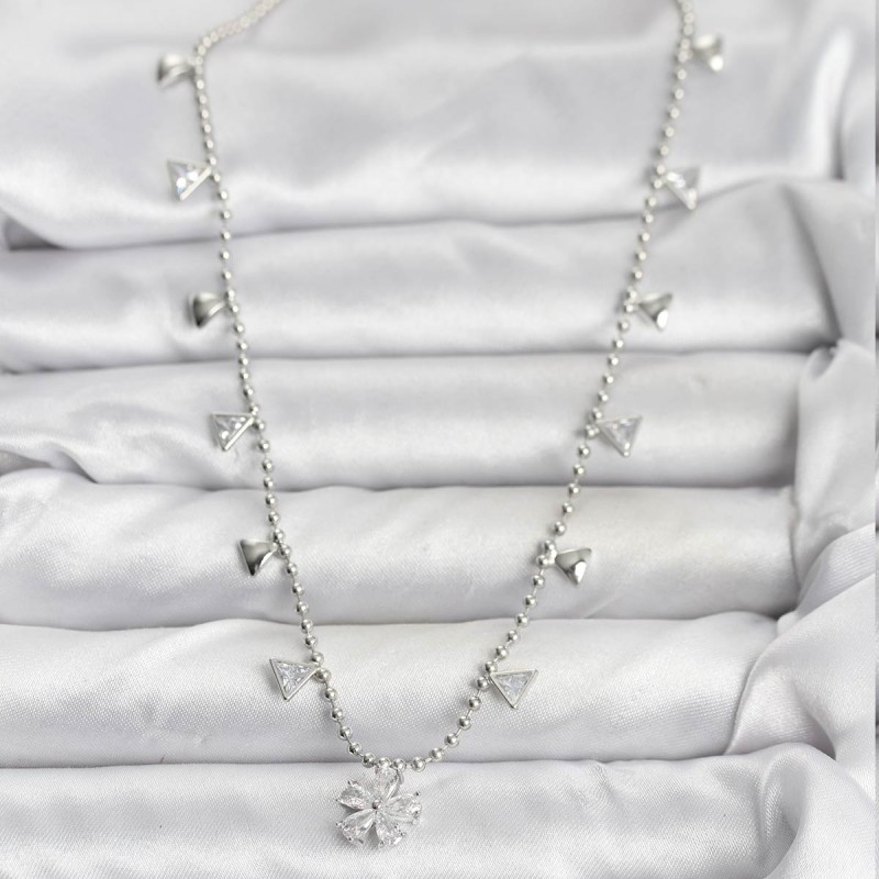 Pirinç Gümüş Renk Zirkon Taşlı Çiçek Model Kadın Kolye