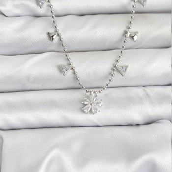 Pirinç Gümüş Renk Zirkon Taşlı Çiçek Model Kadın Kolye