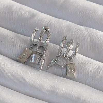 Pirinç Gümüş Renk Zirkon Taşlı Çoklu Aksesuarlı Yarım Halka Kaburga Küpe