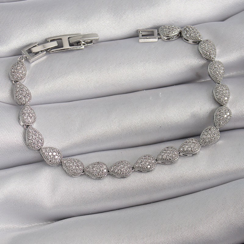 Pirinç Gümüş Renk Zirkon Taşlı Damla Model VIP Seri Kadın Bileklik