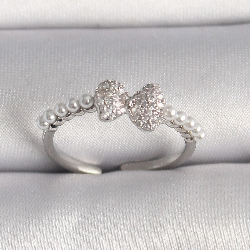 Pirinç Gümüş Renk Zirkon Taşlı Fiyonk İnci Detay Ayarlanabilir Yüzük