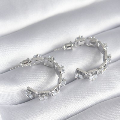 Pirinç Gümüş Renk Zirkon Taşlı Halka Model Kadın Küpe