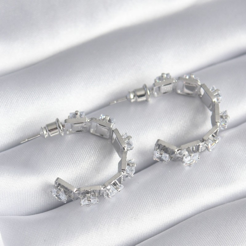 Pirinç Gümüş Renk Zirkon Taşlı Halka Model Kadın Küpe